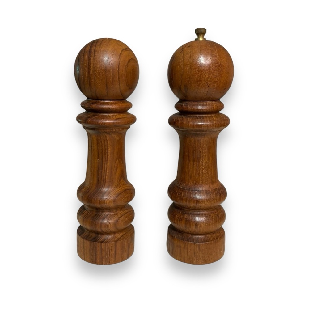 KNOBLER Teak Salt & Pepper Set